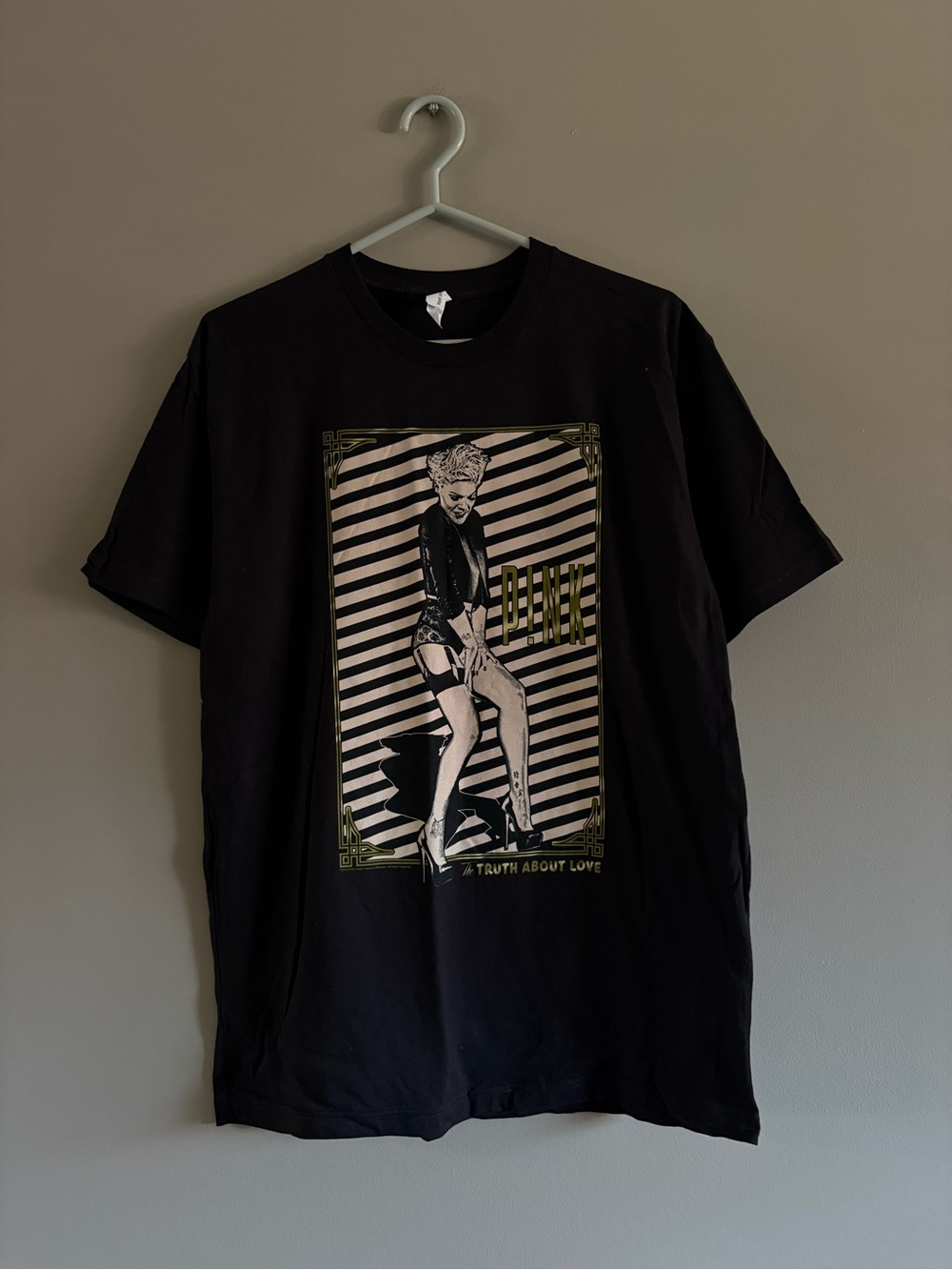 2012 pinktour  toNext Level Apparel Black Men's Graphic Tees